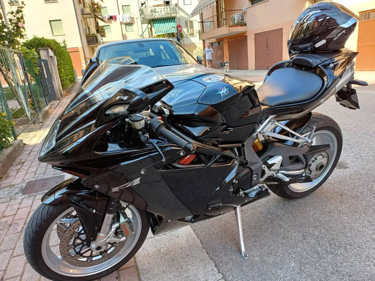 MV Agusta F4 1000 (2010 - 15) (3)