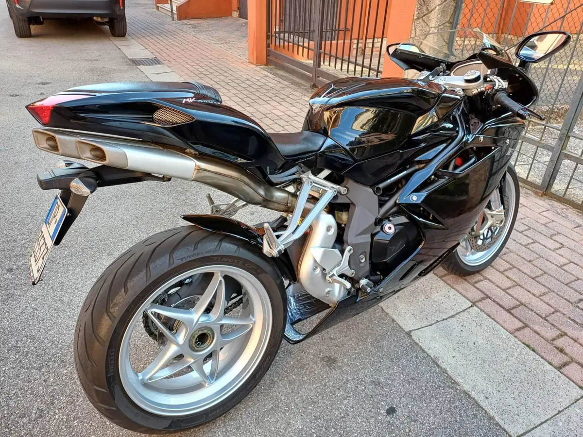 MV Agusta F4 1000 (2010 - 15) (6)