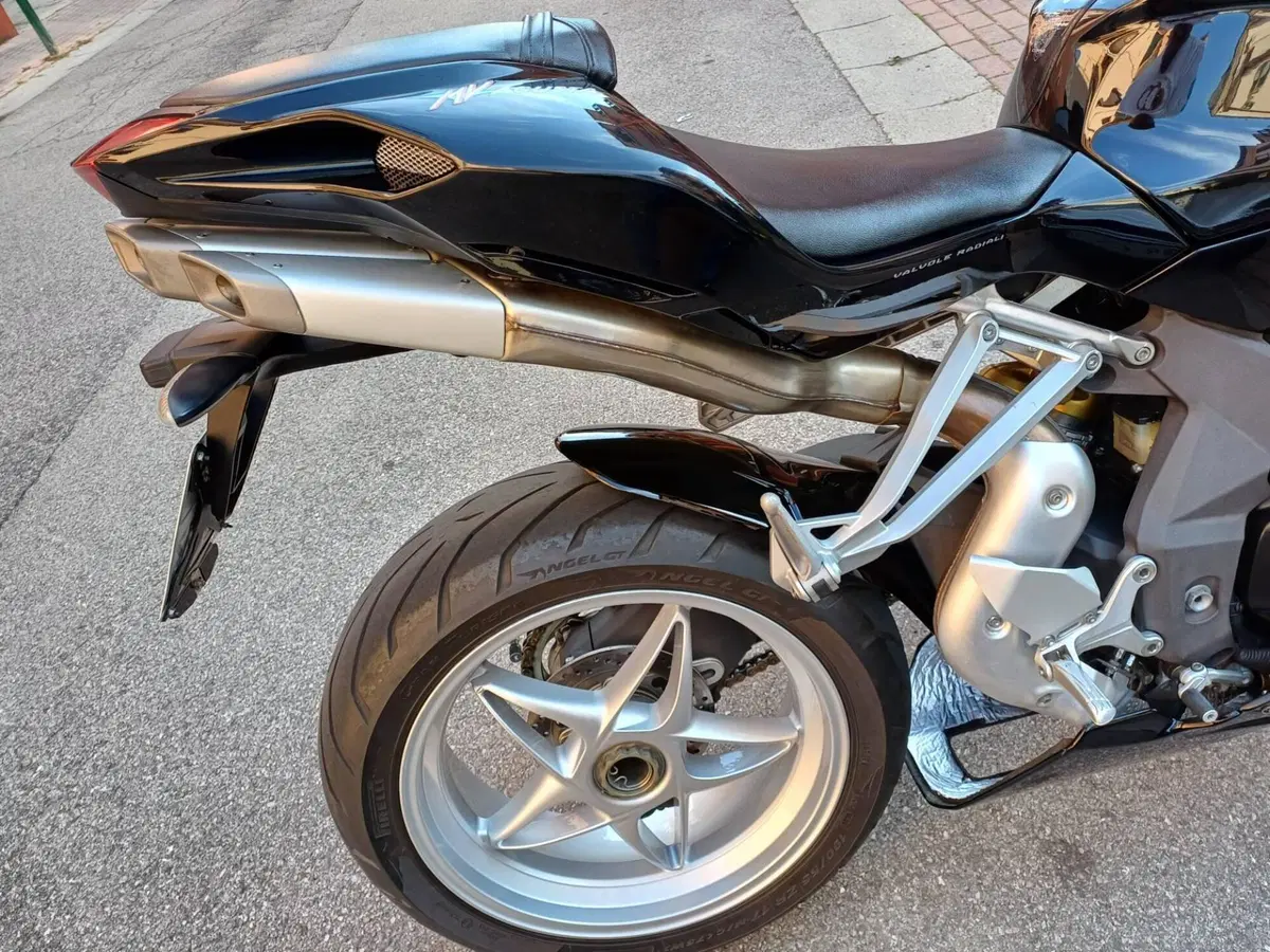 MV Agusta F4 1000 (2010 - 15) (7)