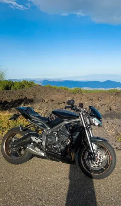 Triumph Street Triple RS (2020 - 22) usata