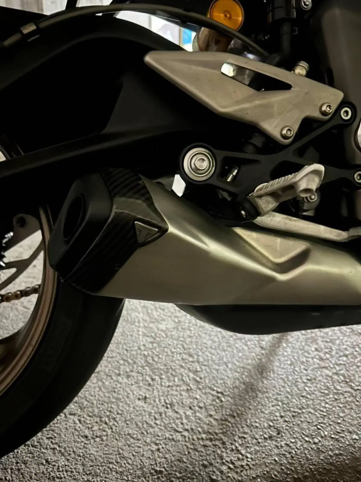 Triumph Street Triple RS (2020 - 22) (6)