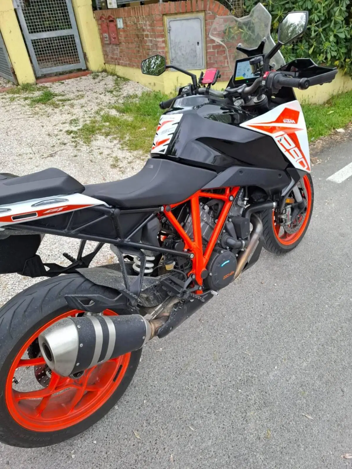 KTM 1290 Super Duke GT (2021) (2)