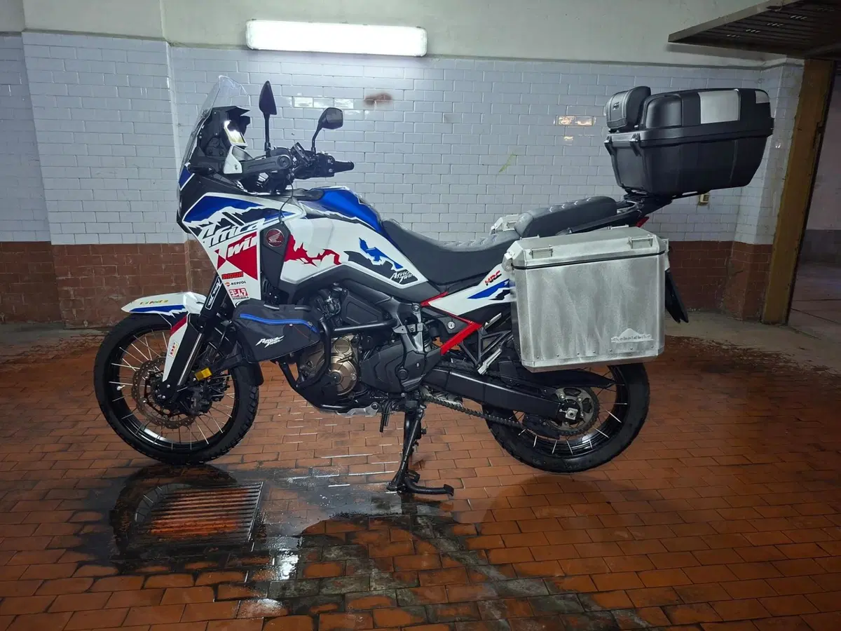 Honda Africa Twin CRF 1100L ES DCT (2024 - 26)