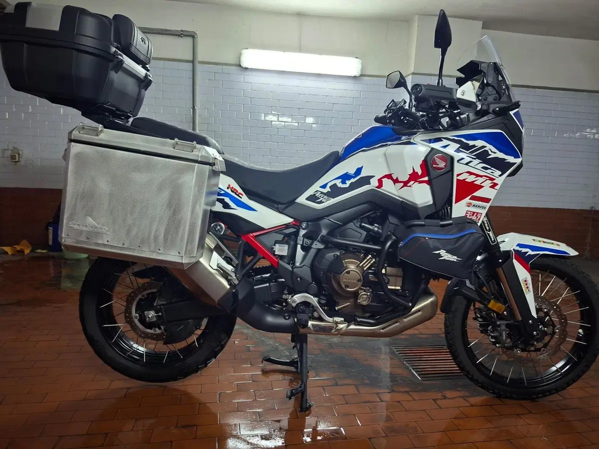 Honda Africa Twin CRF 1100L ES DCT (2024 - 26) (2)