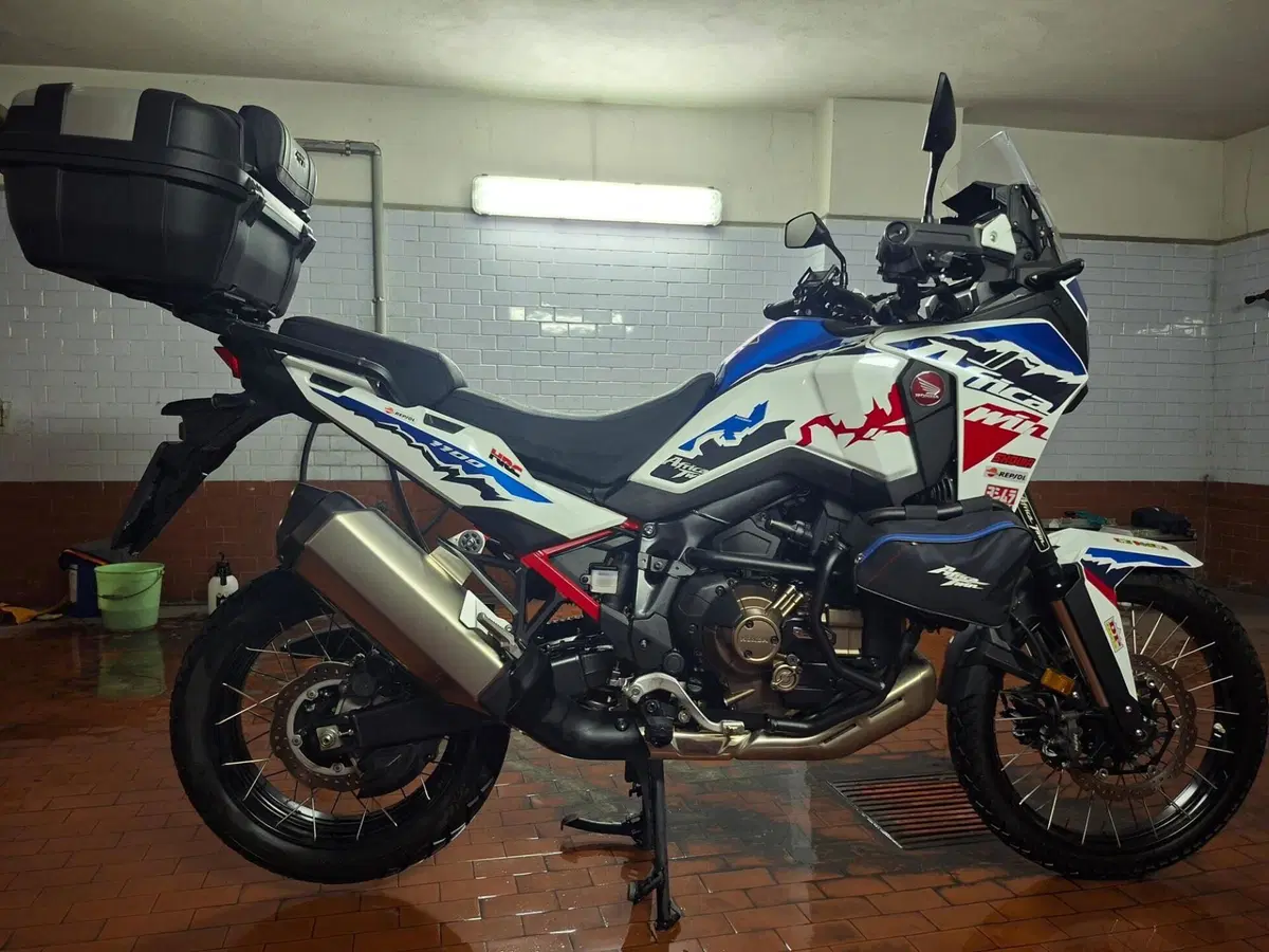Honda Africa Twin CRF 1100L ES DCT (2024 - 26) (4)
