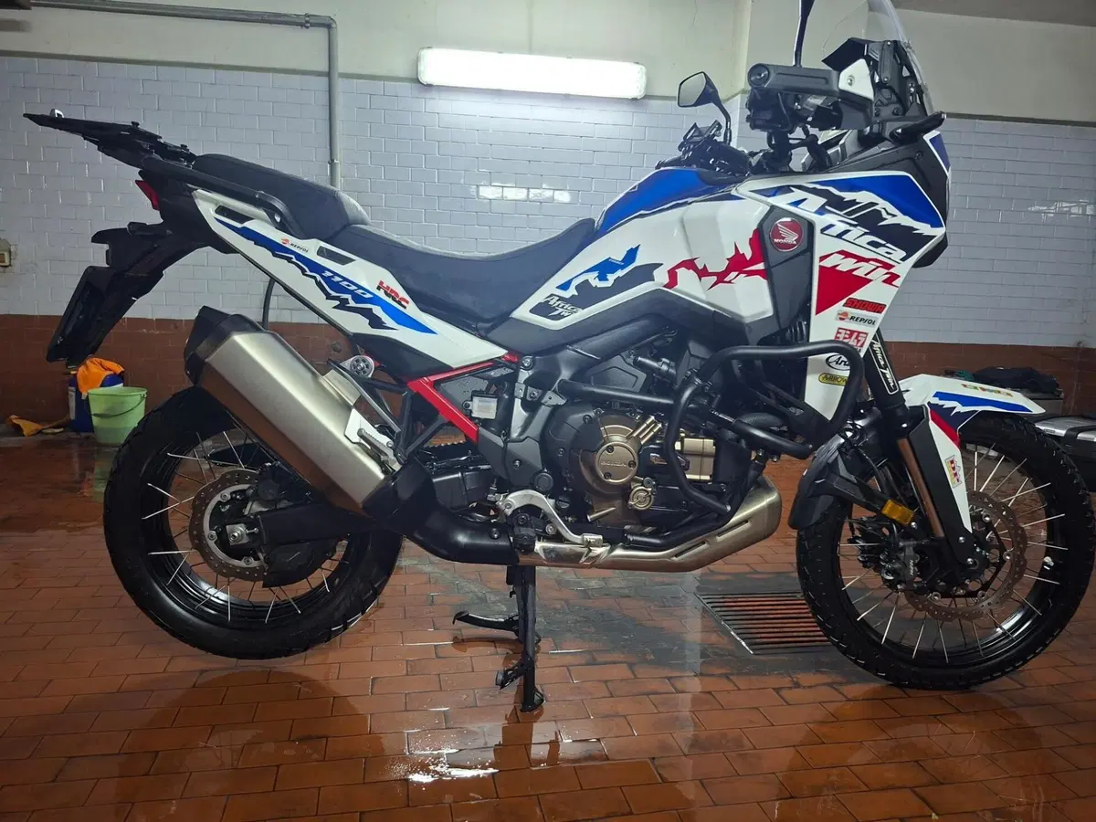 Honda Africa Twin CRF 1100L ES DCT (2024 - 26) (5)