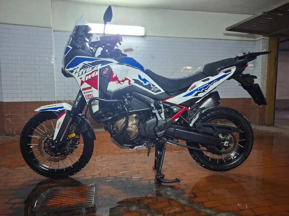 Honda Africa Twin CRF 1100L ES DCT (2024 - 26) (6)