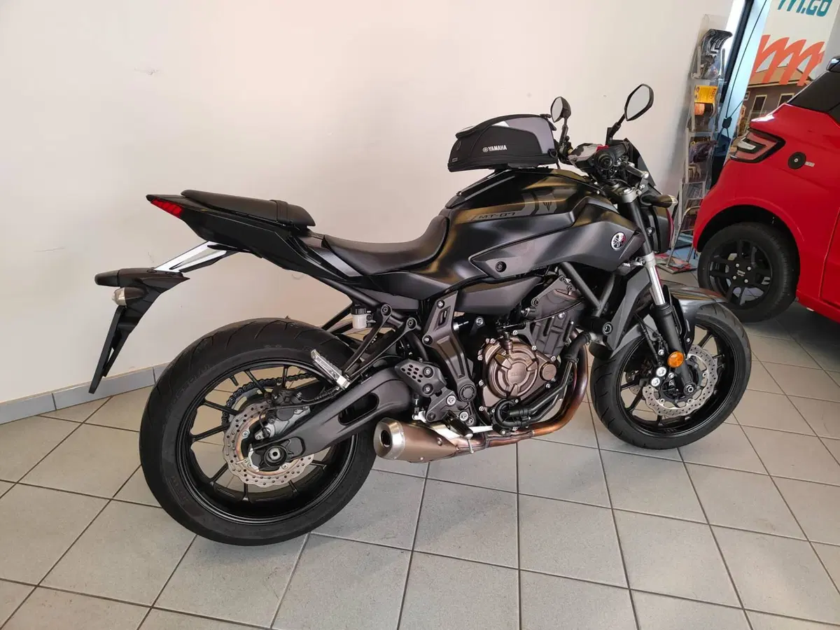Yamaha MT-07 (2017 - 18) (8)
