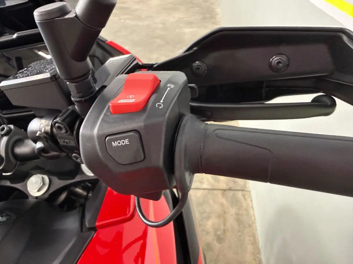 Yamaha Tracer 7 Y-AMT (2026) (17)