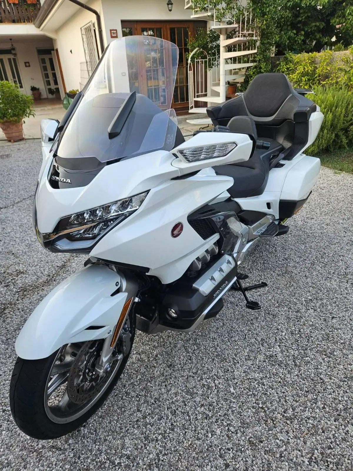 Honda GL 1800 Gold Wing Tour DCT & Airbag (2022 - 24) (2)