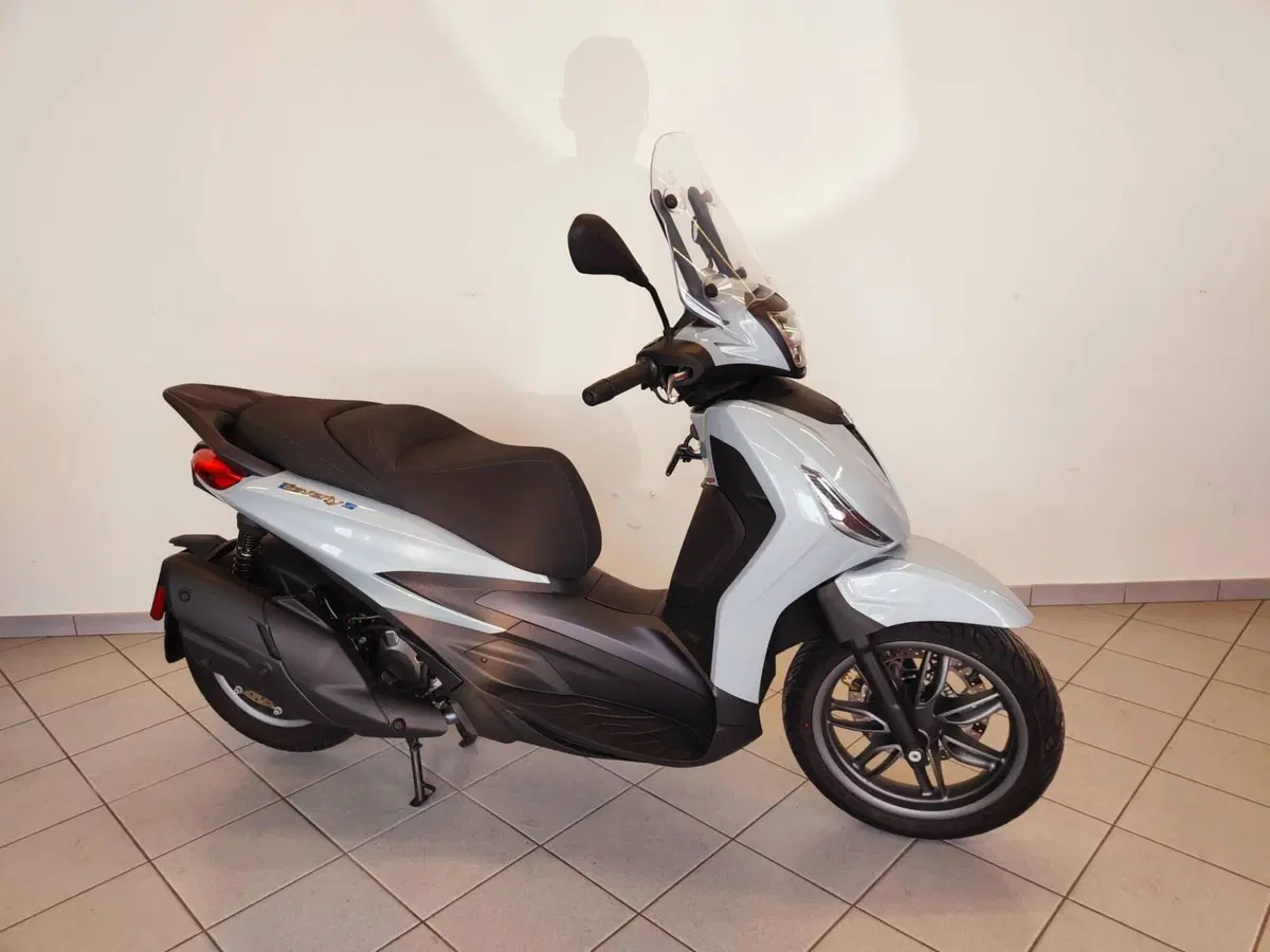 Piaggio Beverly 400 S (2025 - 26) (2)