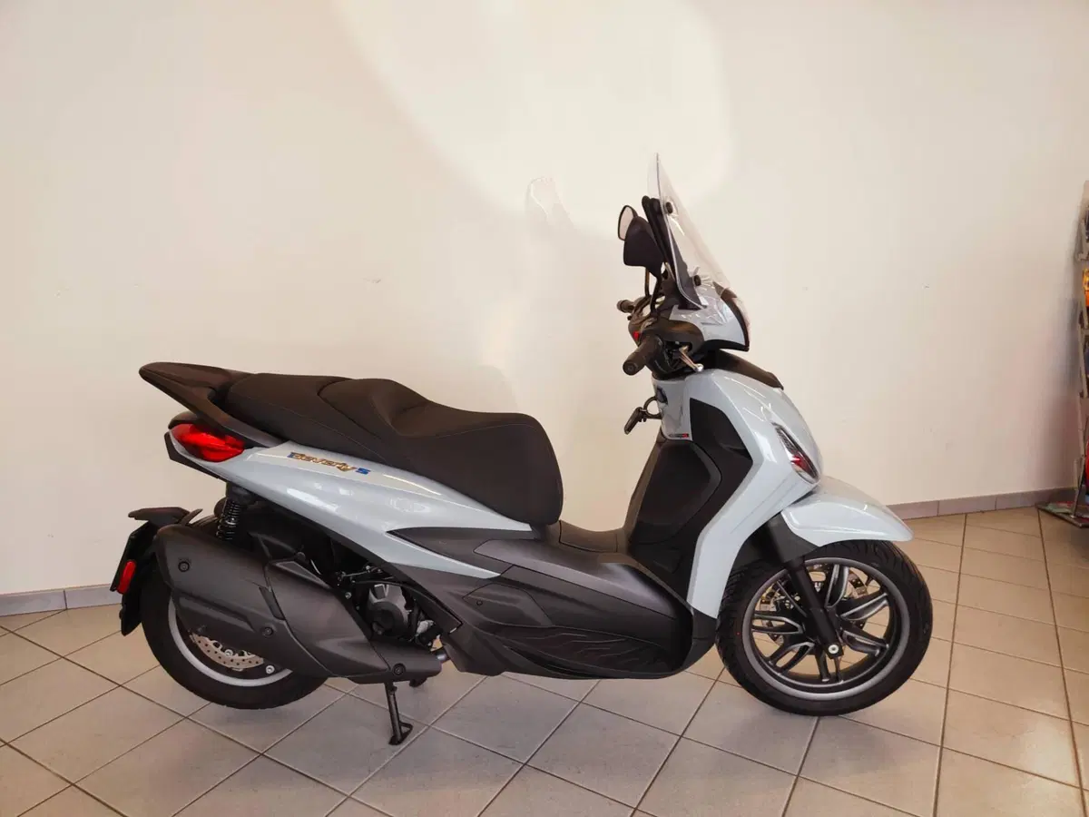 Piaggio Beverly 400 S (2025 - 26) (3)