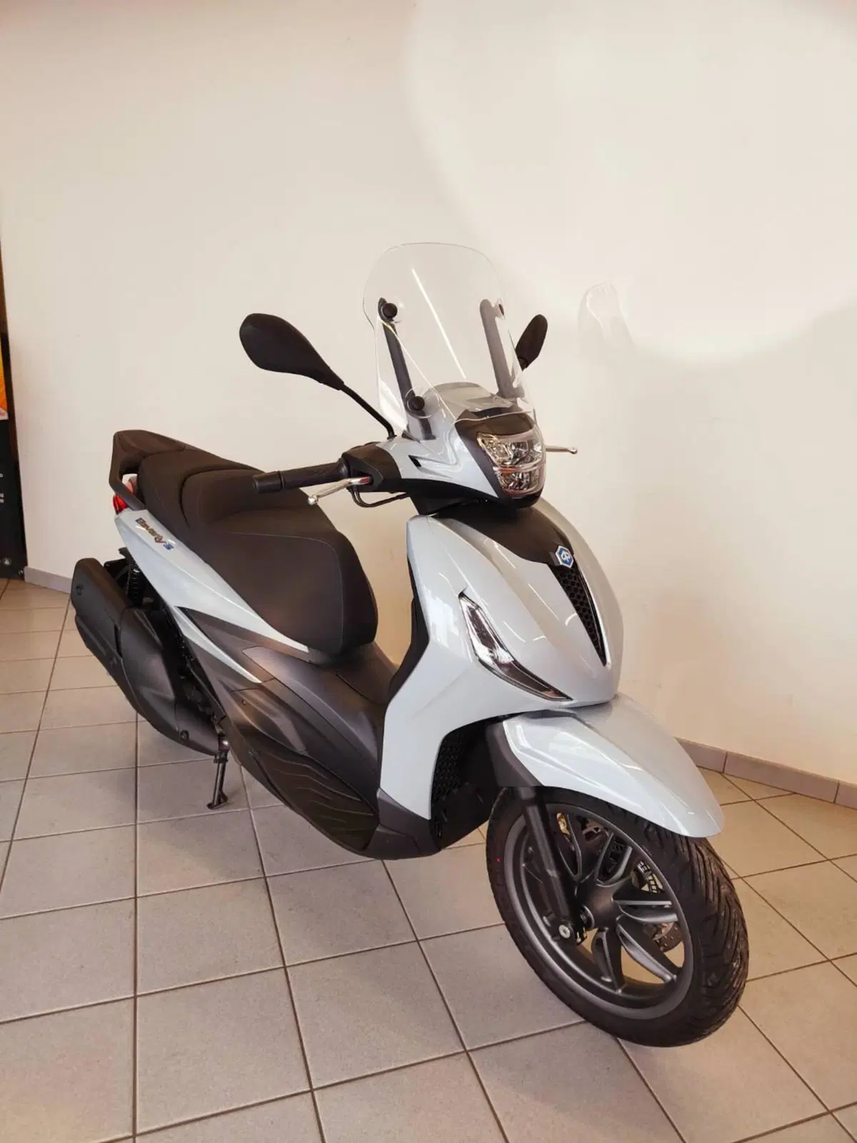 Piaggio Beverly 400 S (2025 - 26) (5)