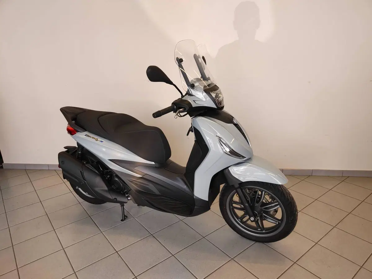 Piaggio Beverly 400 S (2025 - 26) (12)