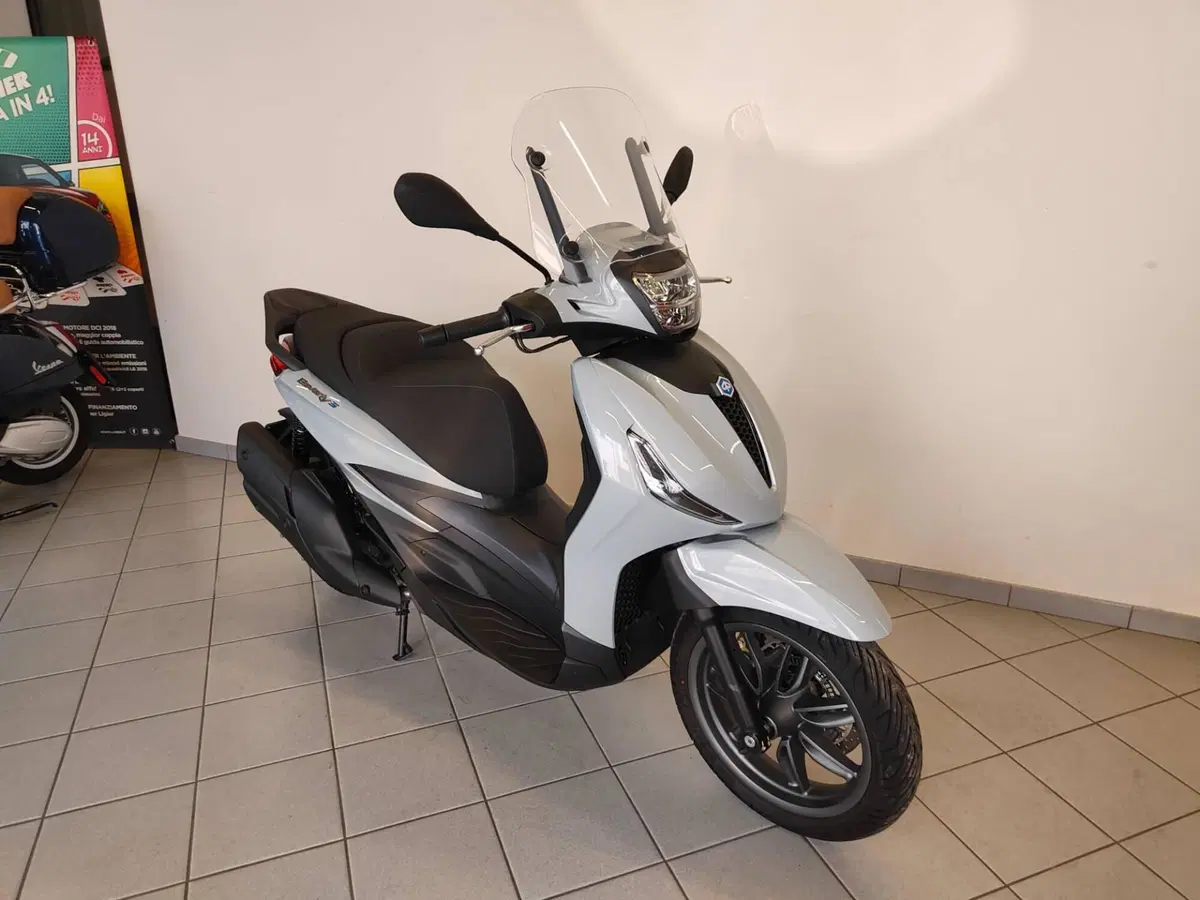 Piaggio Beverly 400 S (2025 - 26) (13)
