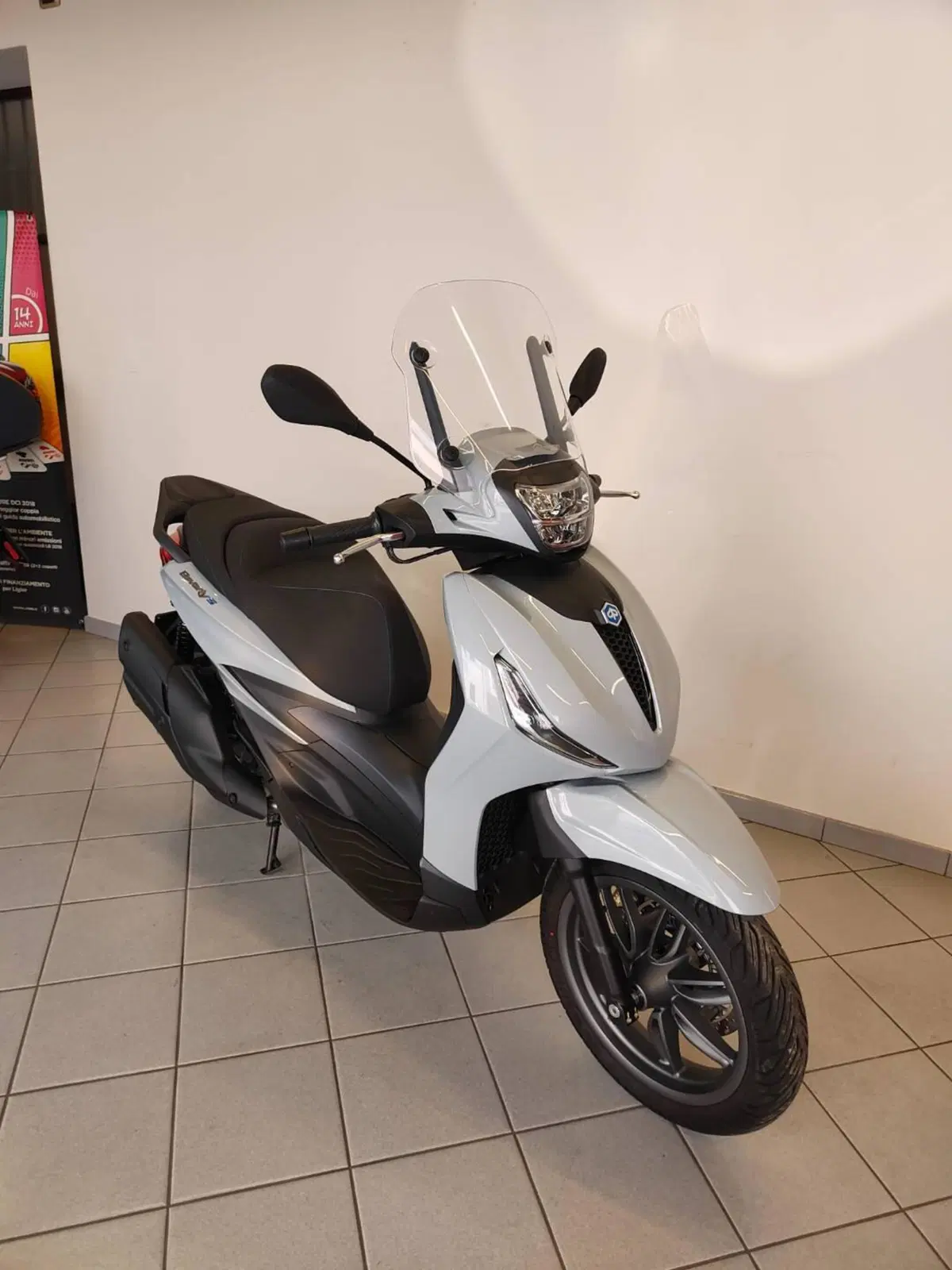Piaggio Beverly 400 S (2025 - 26) (14)