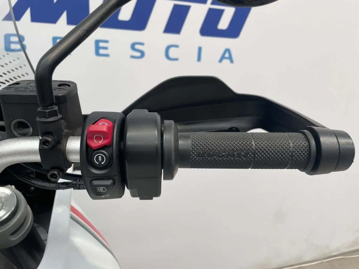Ducati DesertX (2022 - 25) (9)