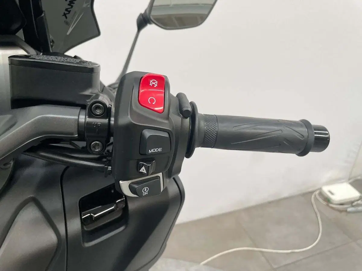 Yamaha T-Max 560 (2022 - 24) (7)