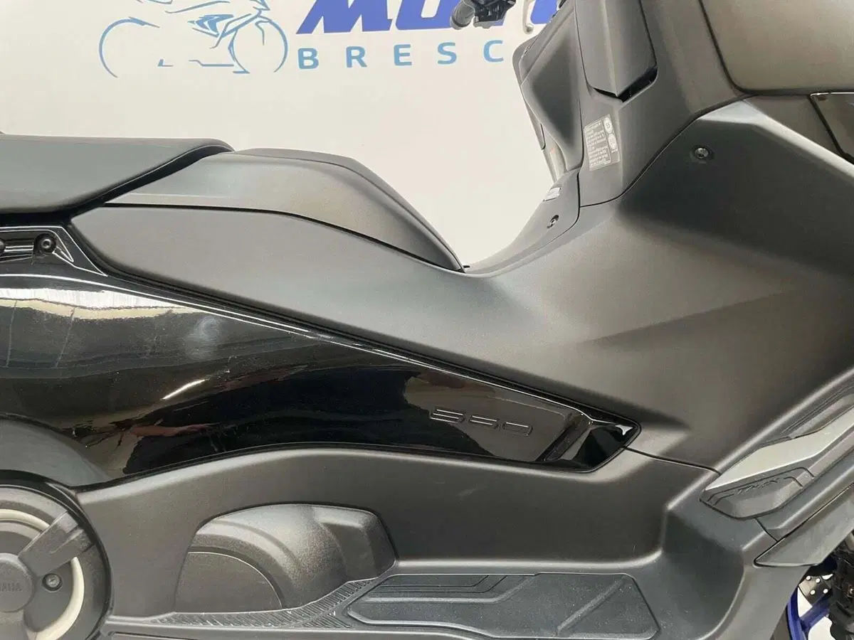 Yamaha T-Max 560 (2022 - 24) (12)