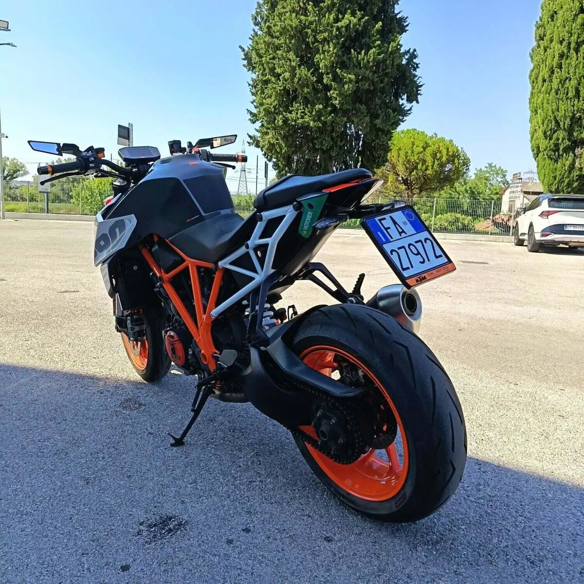 KTM 1290 Super Duke R (2019) (2)