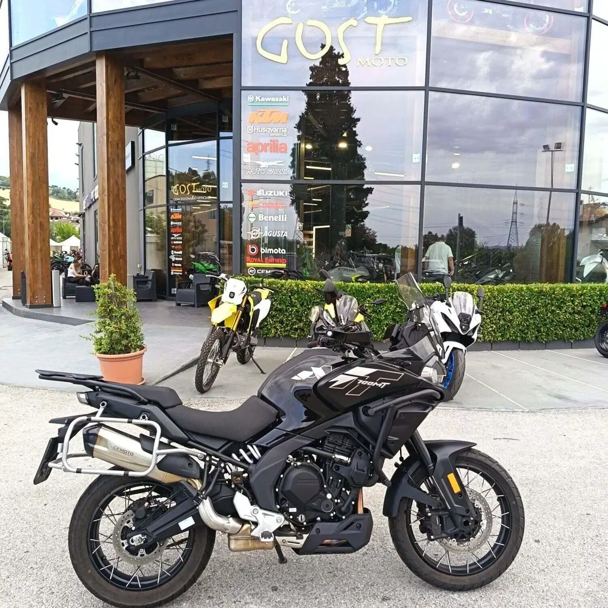 CFMOTO 700MT Adventure (2025 - 26)