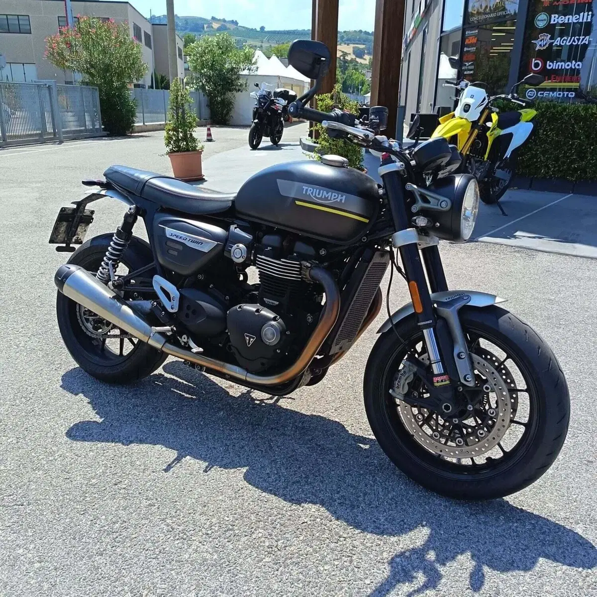 Triumph Speed Twin 1200 (2021 - 24) (2)