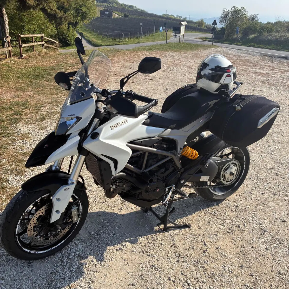 Ducati Hyperstrada 821 (2013 - 15) (4)