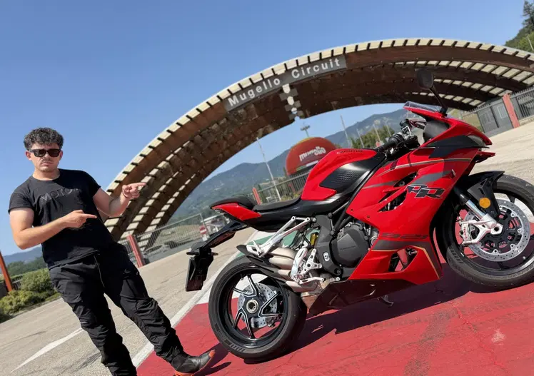 QJMotor SRK 921 RR: la prova della sportiva cinese. Pro e Contro [VIDEO]