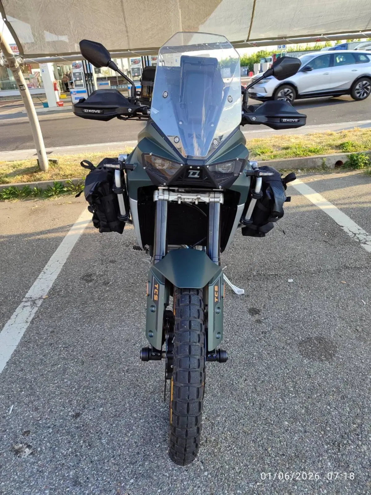 Kove 800X Pro (2024 - 25) (9)
