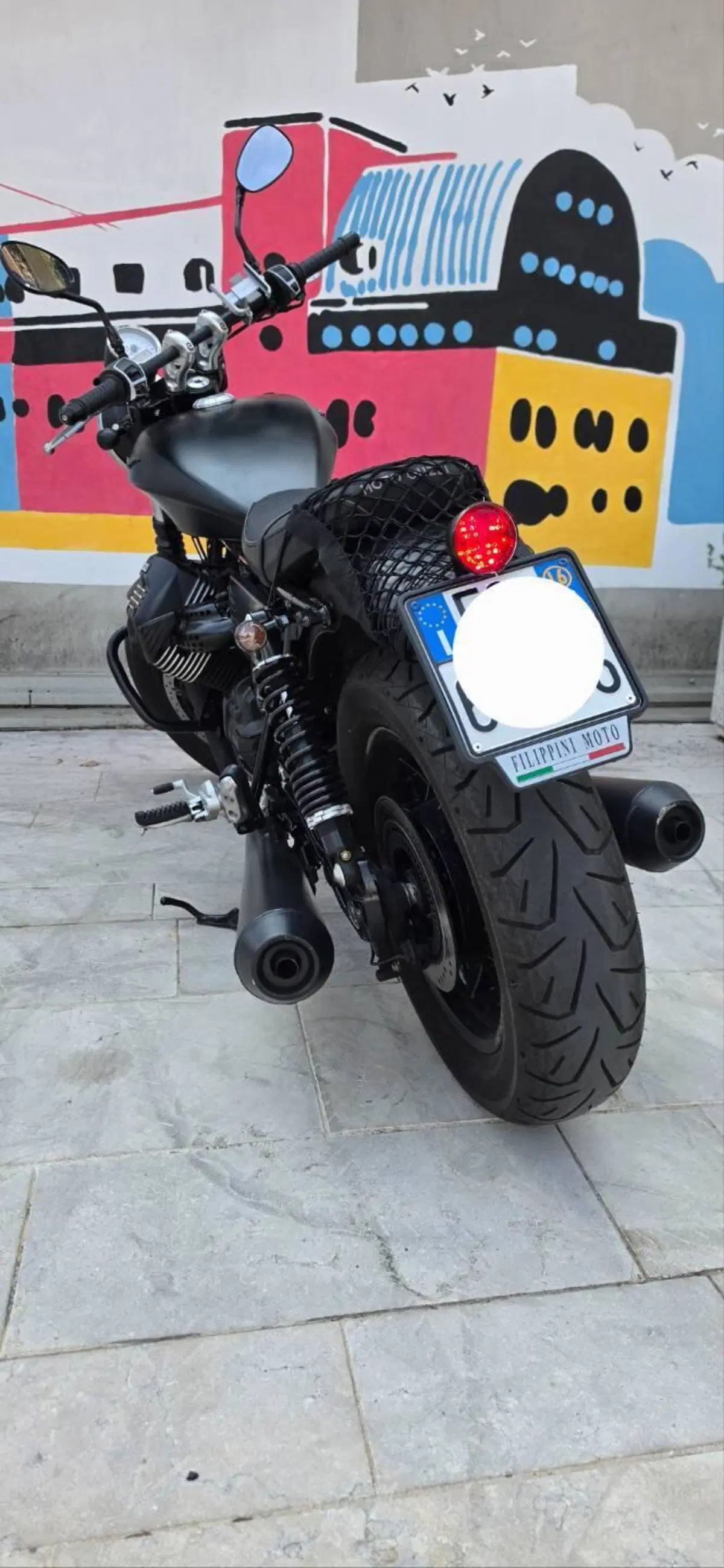 Moto Guzzi V9 Bobber (2016 - 18) (7)