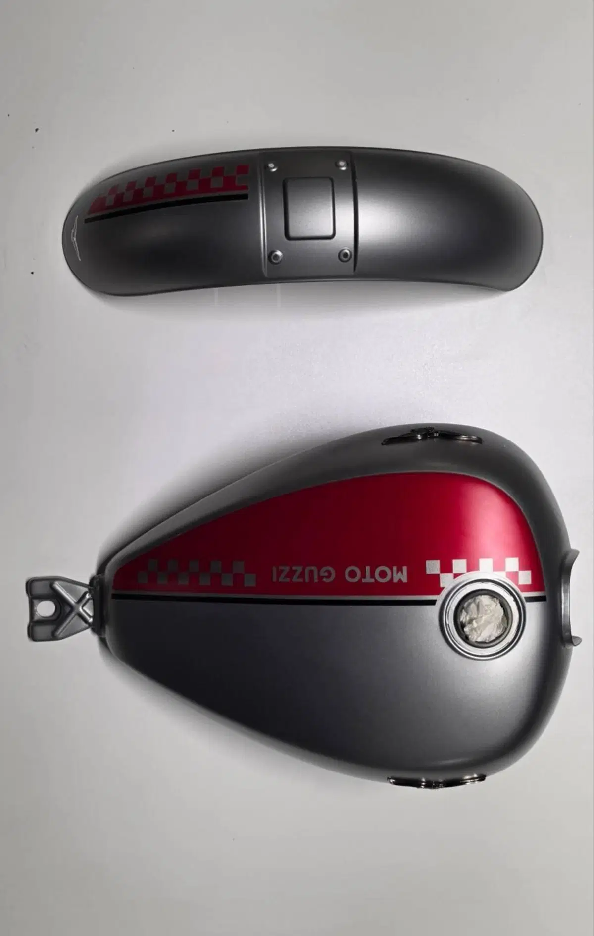 Moto Guzzi V9 Bobber (2016 - 18) (8)