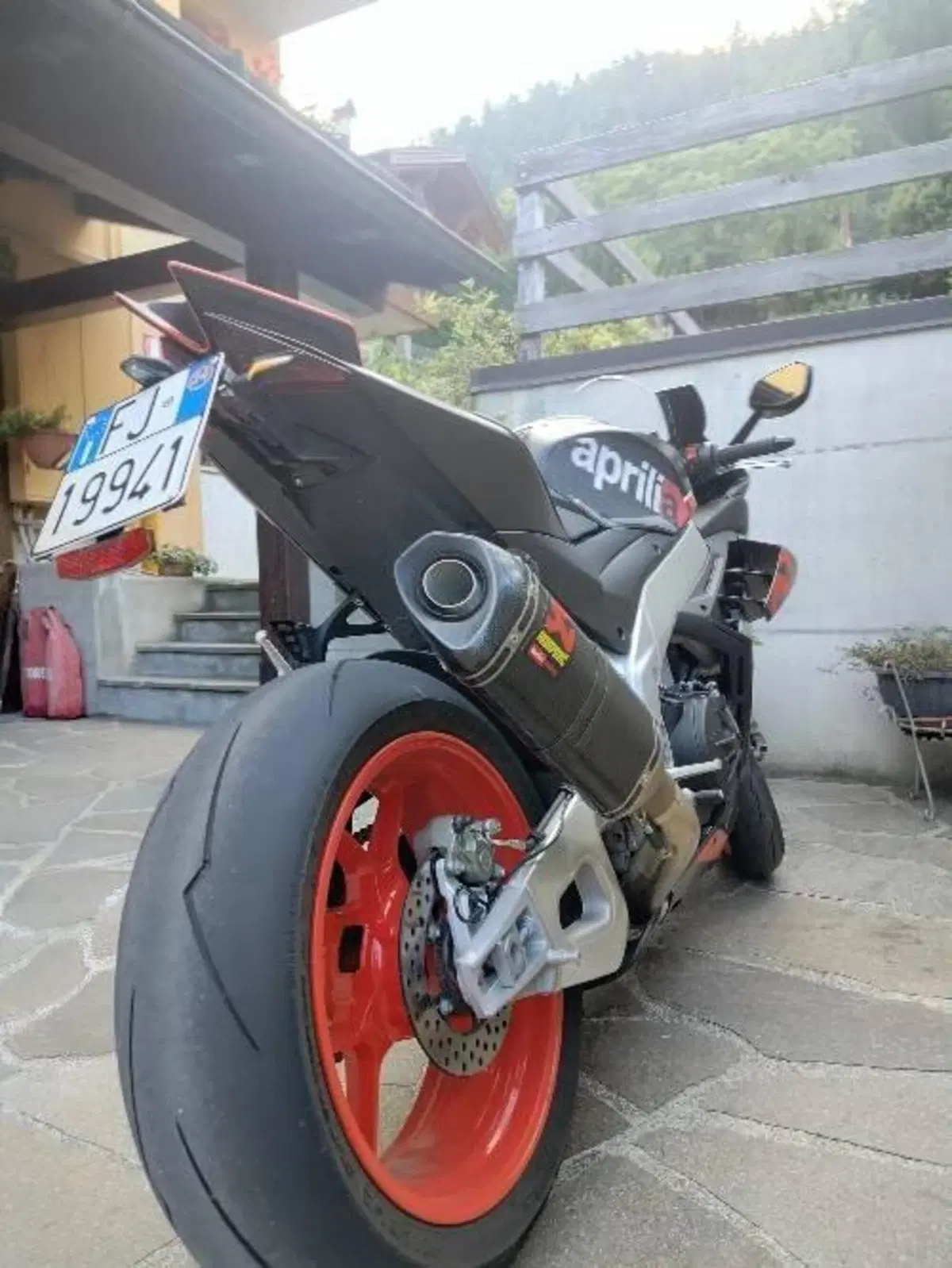 Aprilia RSV4 1100 (2021 - 24) (3)