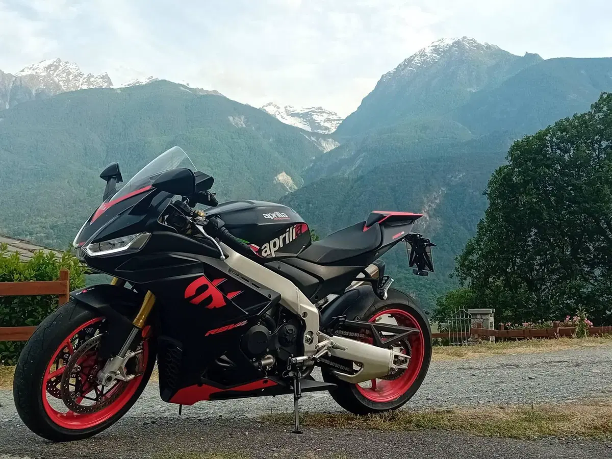 Aprilia RSV4 1100 (2021 - 24) (2)