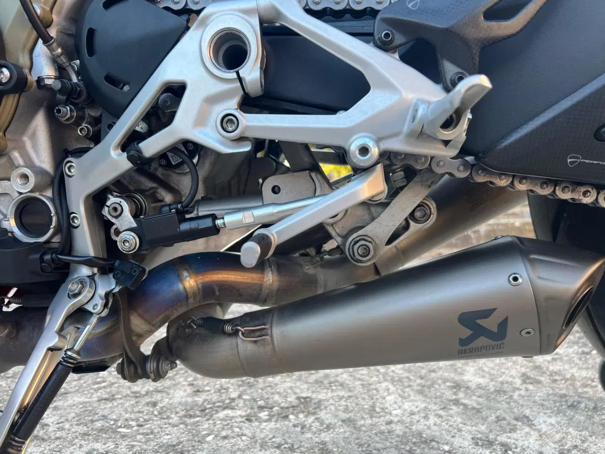 Ducati Streetfighter V4 1100 S (2020) (16)