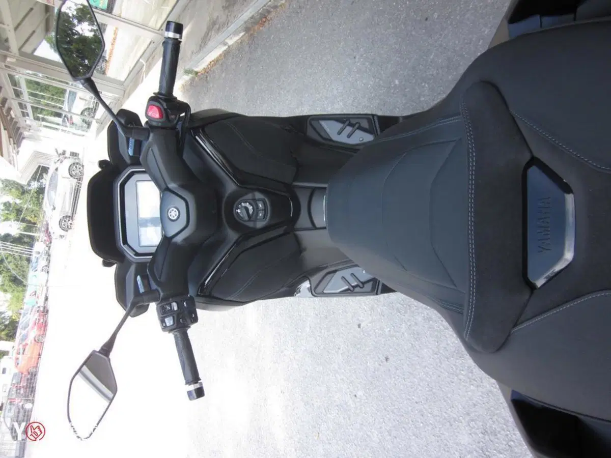 Yamaha X-Max 300 Tech Max (2025 - 26) (6)