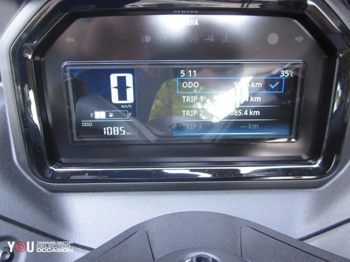 Yamaha X-Max 300 Tech Max (2025 - 26) (5)