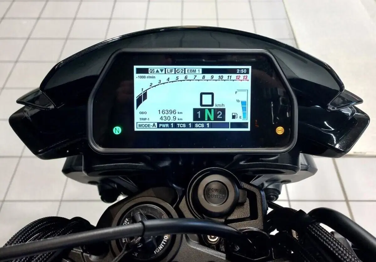 Yamaha MT-10 (2022 - 26) (4)