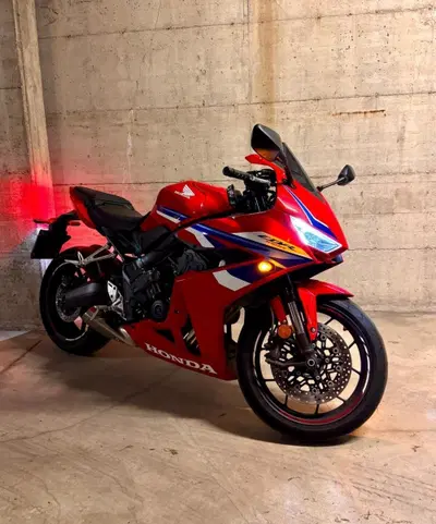Honda CBR 650 R E-Clutch (2024 - 26) usata