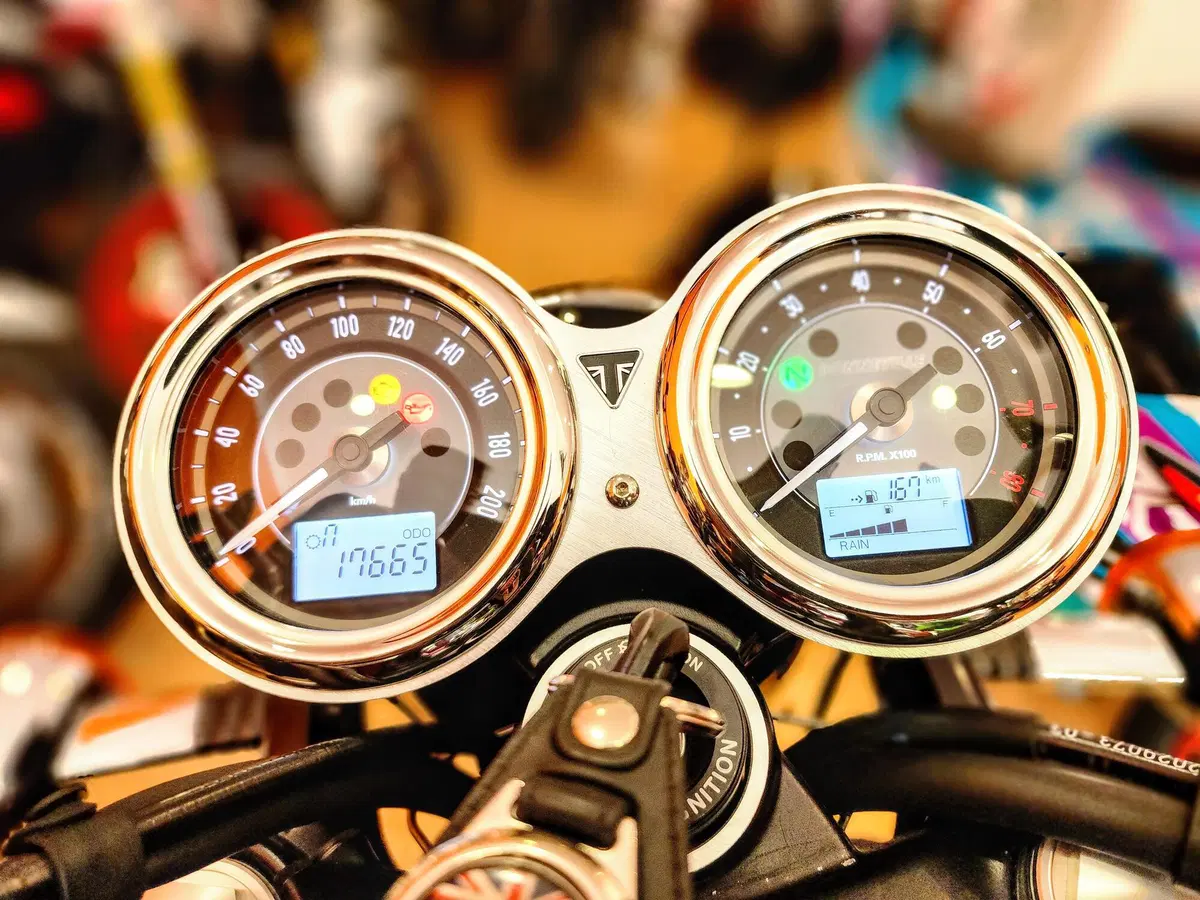 Triumph Bonneville T120 (2021 - 25) (6)