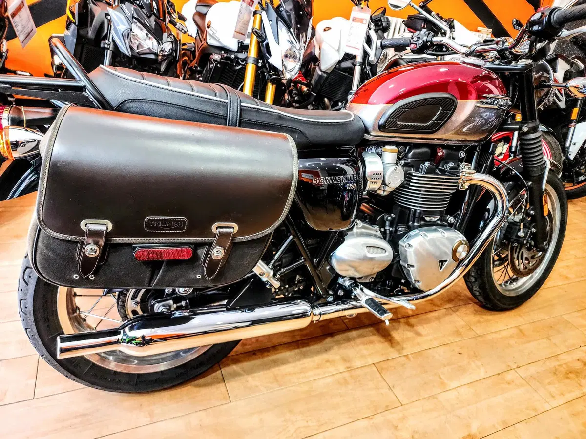 Triumph Bonneville T120 (2021 - 25) (9)
