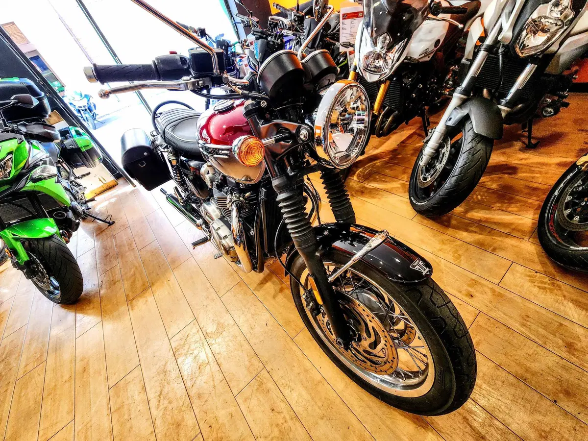 Triumph Bonneville T120 (2021 - 25) (14)