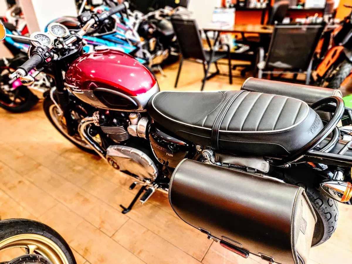 Triumph Bonneville T120 (2021 - 25) (16)