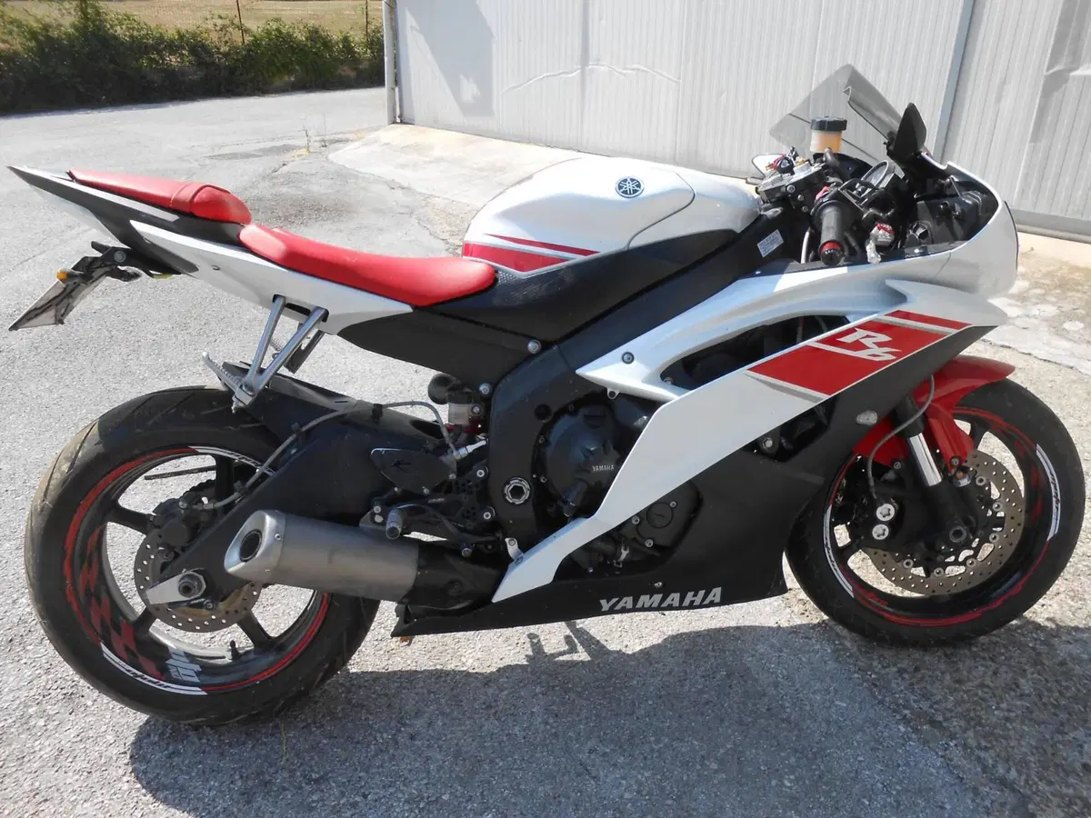 Yamaha YZF R6 (2010 - 16)
