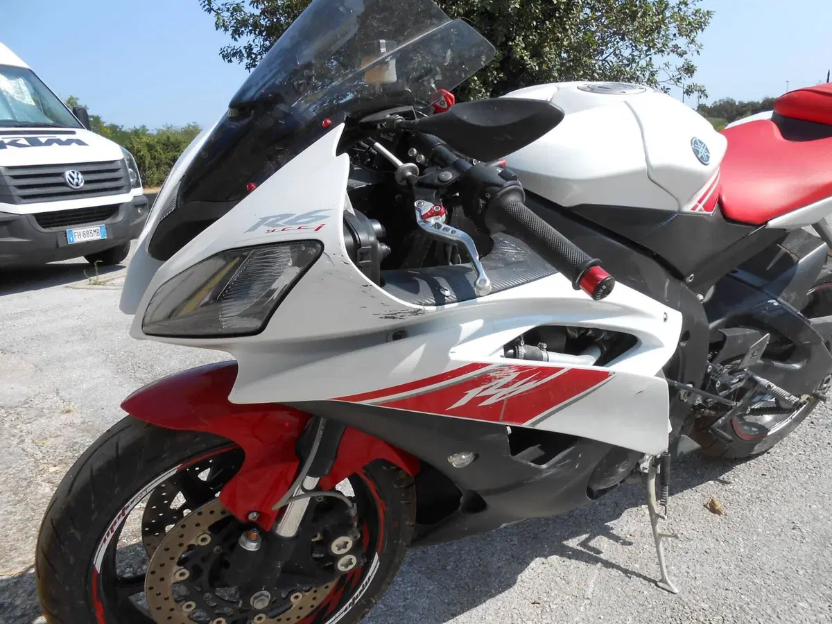 Yamaha YZF R6 (2010 - 16) (3)