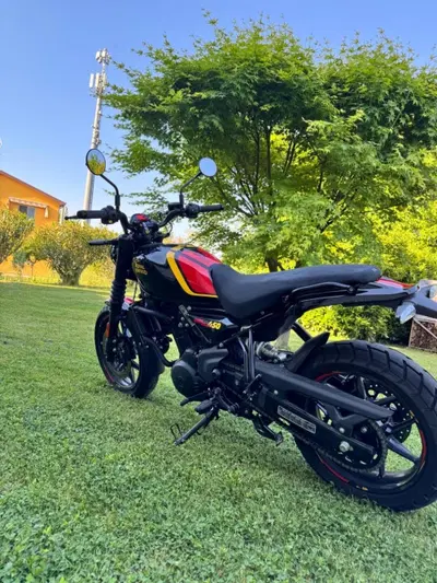 Royal Enfield Guerrilla 450 (2024 - 26) usata