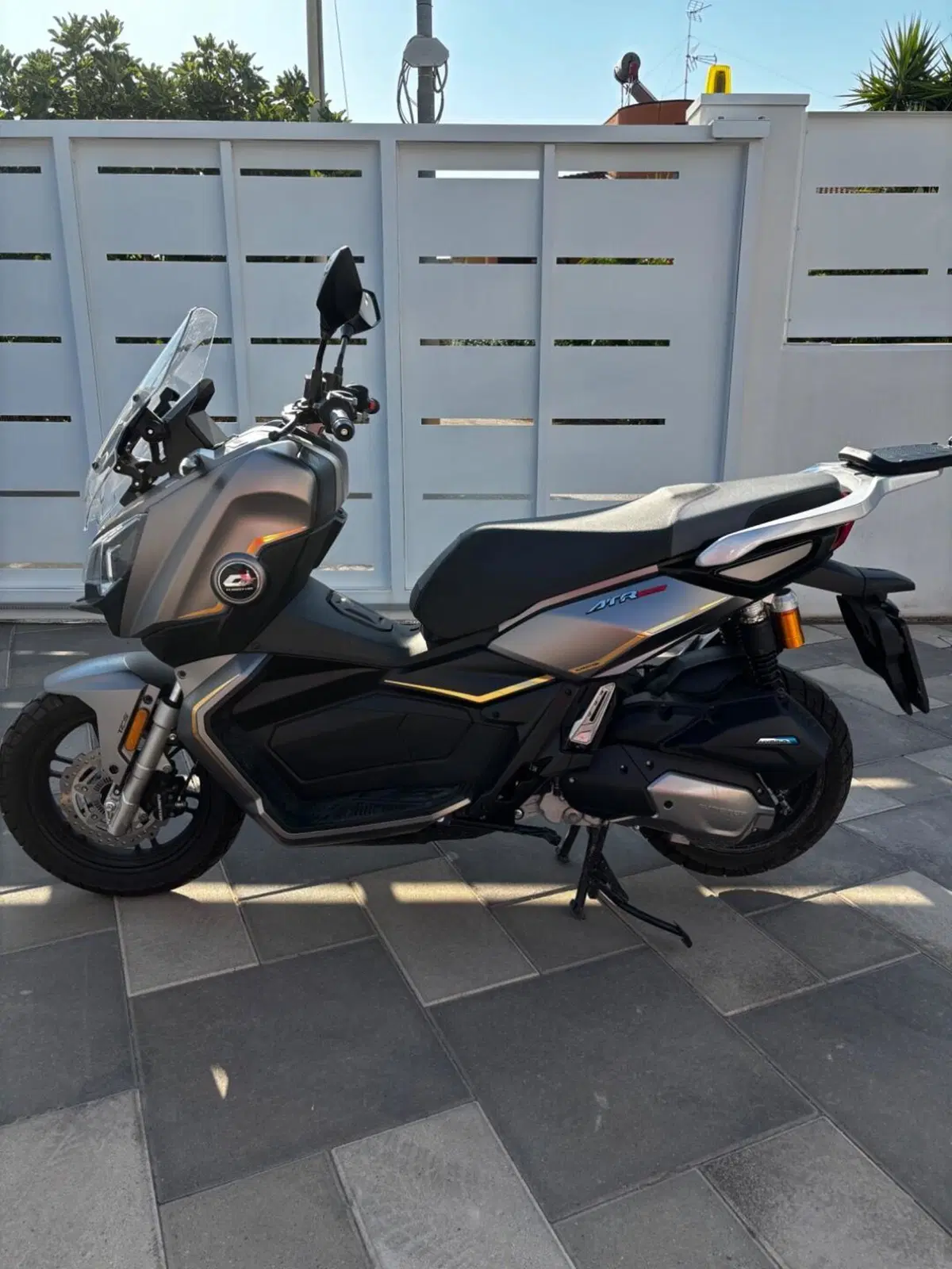 QJ Motor ATR 125 (2024) (6)