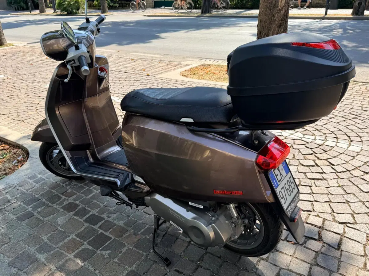 Lambretta V125 Special (2021 - 26) (4)