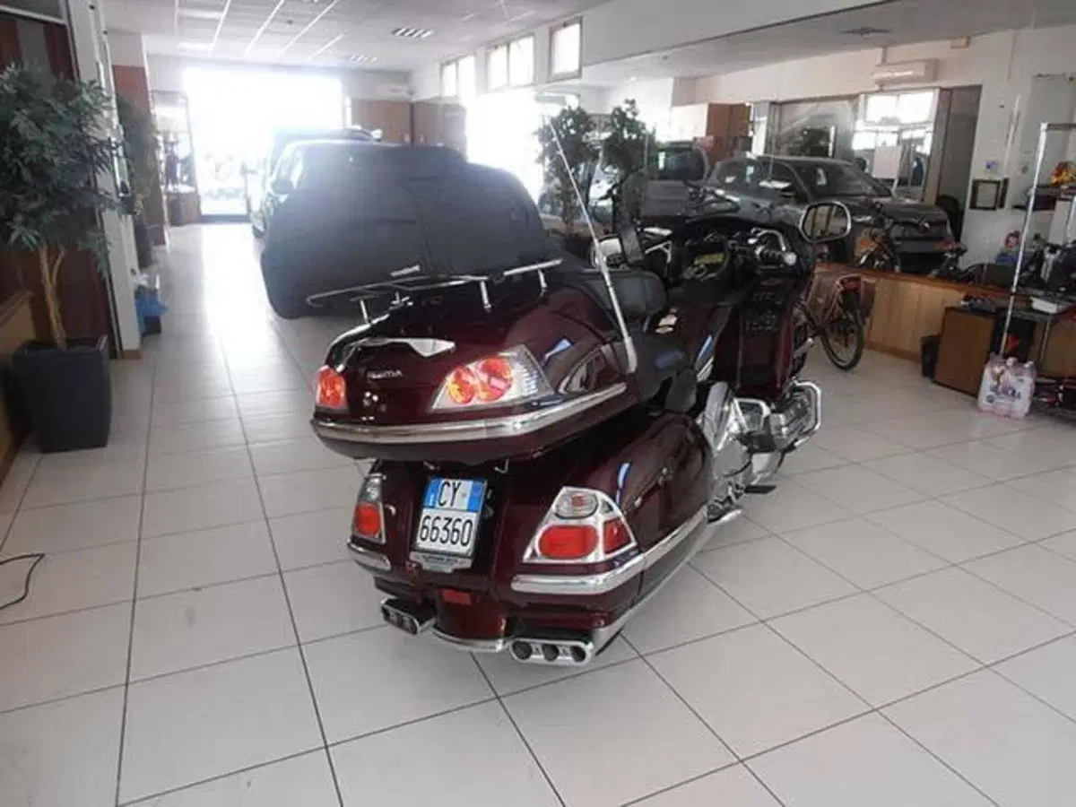 Honda GL 1800 Gold Wing (2007 - 11) (12)