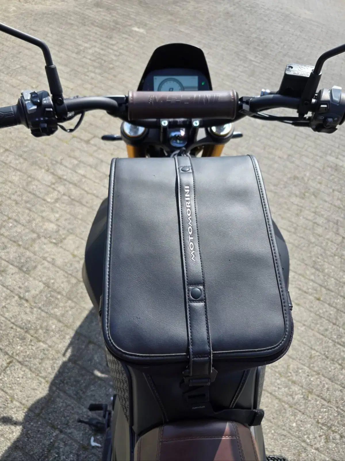 Moto Morini SEIEMMEZZO SCR (2022 - 26) (16)