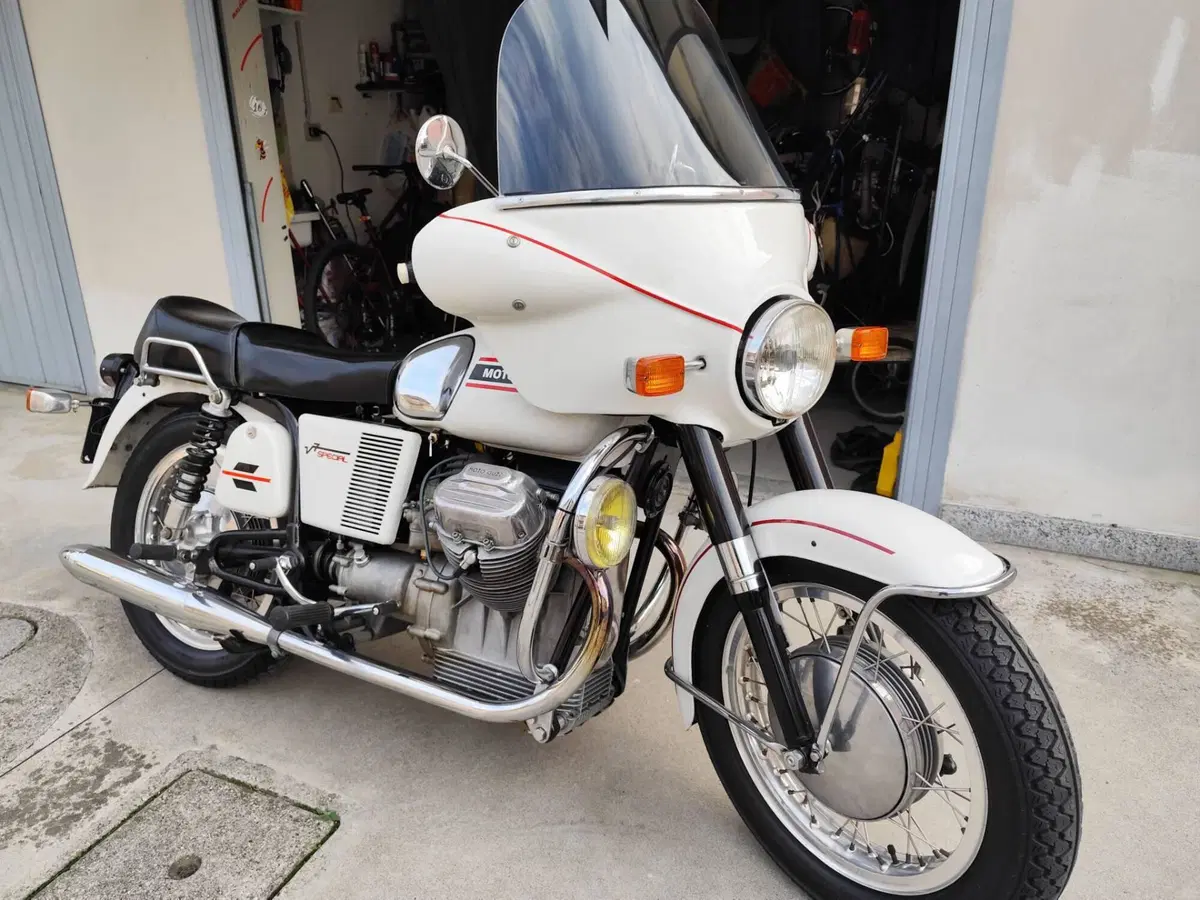Moto Guzzi V7 Special 750